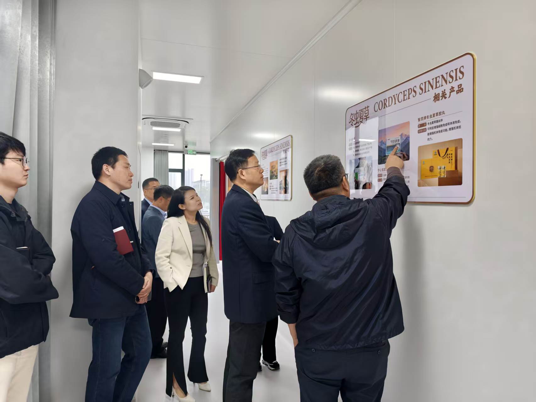 包河区委书记周天斌莅临满冠体育调研指导工作！
